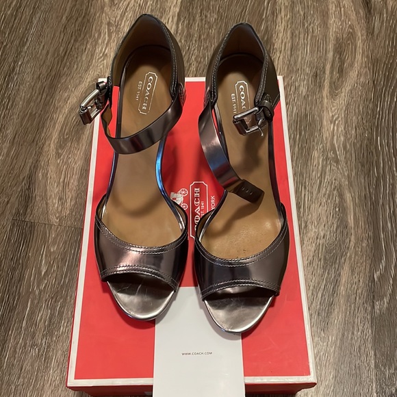 Coach pewter/metallic gray/grey size 11 heels/ pumps - Picture 7 of 14